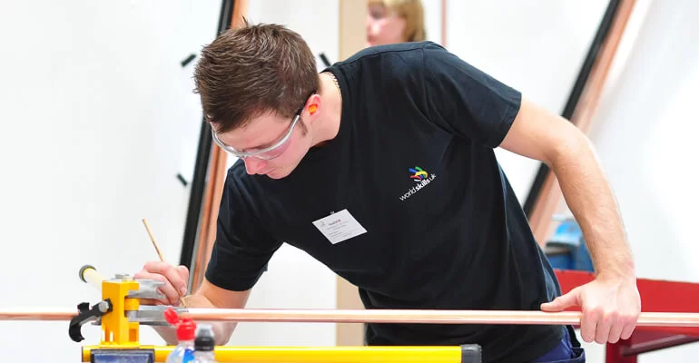 Usta xidmeti. Bakida usta. Təmir xidmeti.Su sızma təyini.Kanalizasiya təmizlənməsi