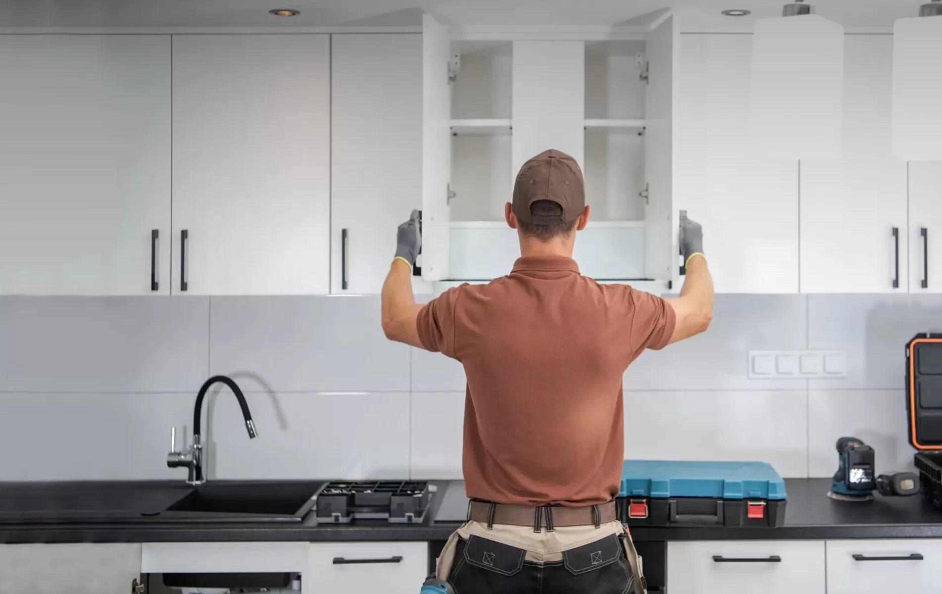 Usta xidmeti. Bakida usta. Təmir xidmeti.Su sızma təyini.Kanalizasiya təmizlənməsi